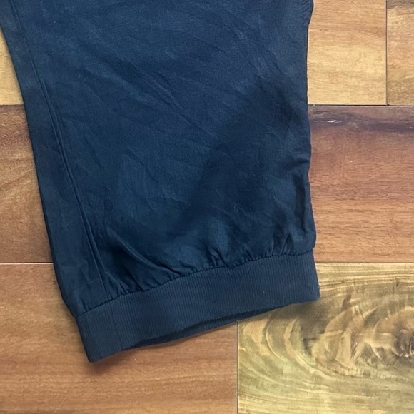 Guess Linen Capri Joggers - Picture 7 of 9